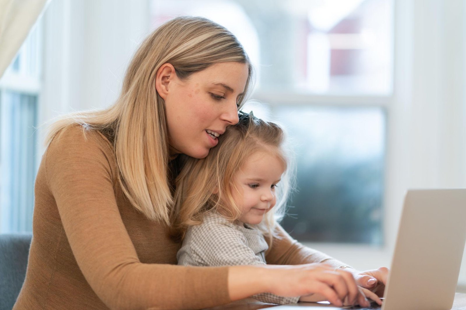 Freelancing (Most Reliable Method) – Earn Money Online from Anywhere